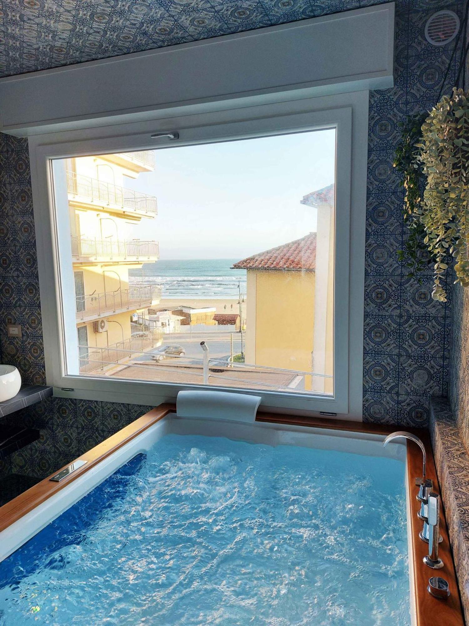 Sweet Home & Wellness Affittacamere ネットゥーノ エクステリア 写真